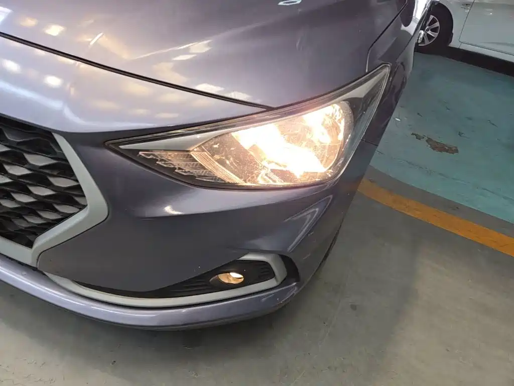 Hyundai Elantra — миниатюра 24