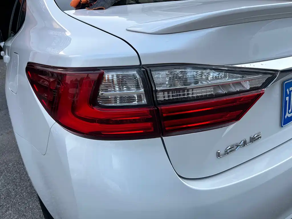 Lexus ES — миниатюра 7
