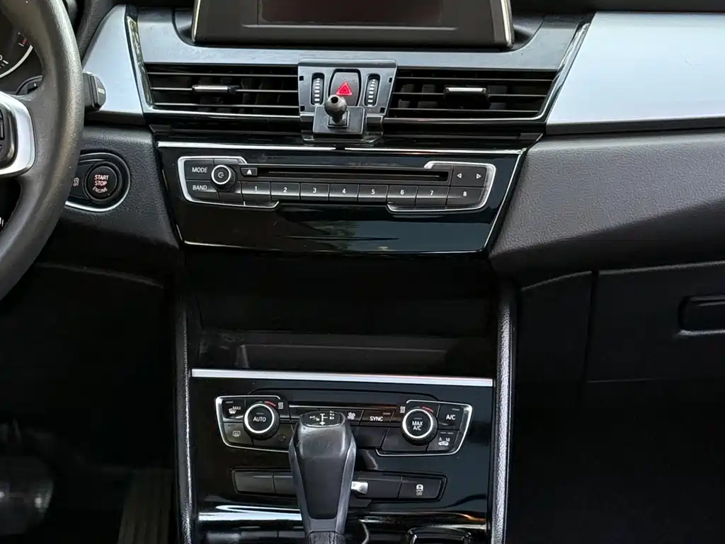 BMW 2 Series Active Tourer — миниатюра 15