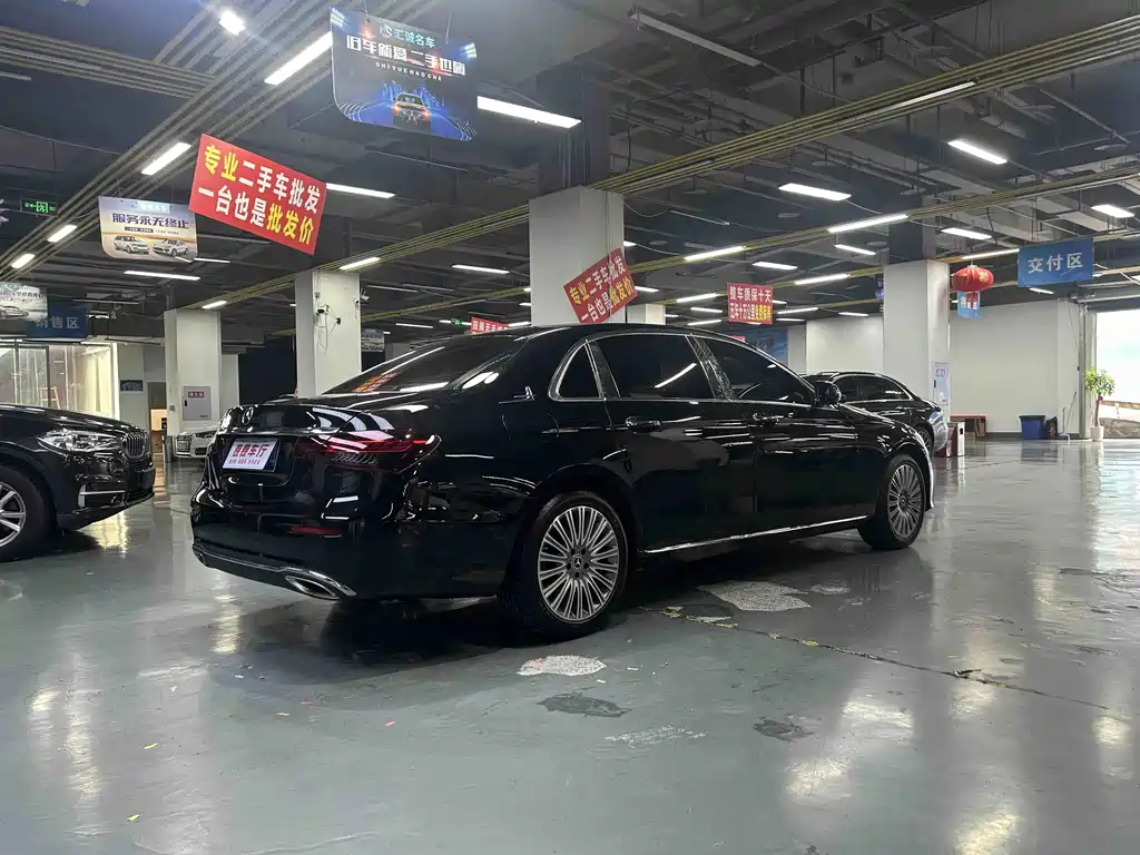 Mercedes-Benz E-Class — миниатюра 9