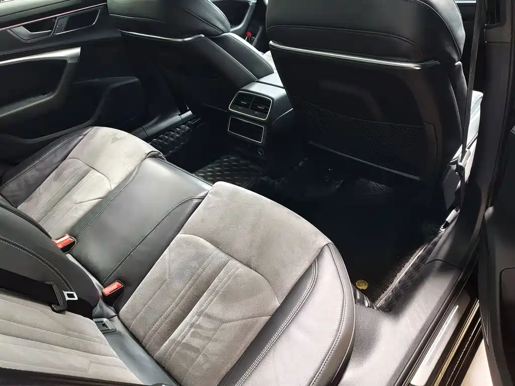 Audi A6L — миниатюра 12