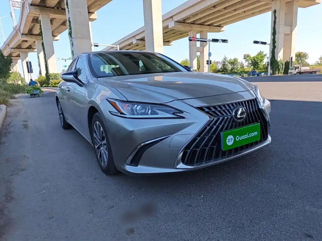 Lexus ES — миниатюра 4