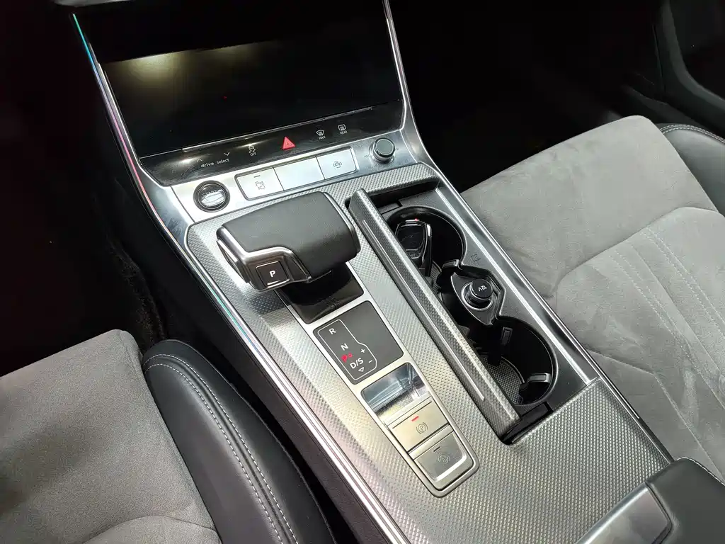 Audi A6L — миниатюра 6