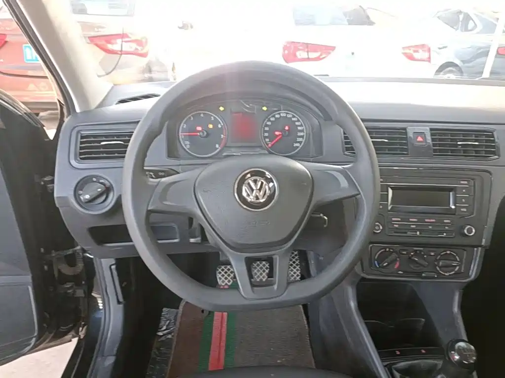 Volkswagen Santana — миниатюра 11