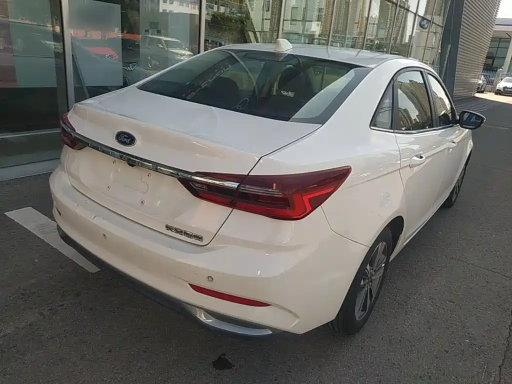 Ford Escort — миниатюра 7