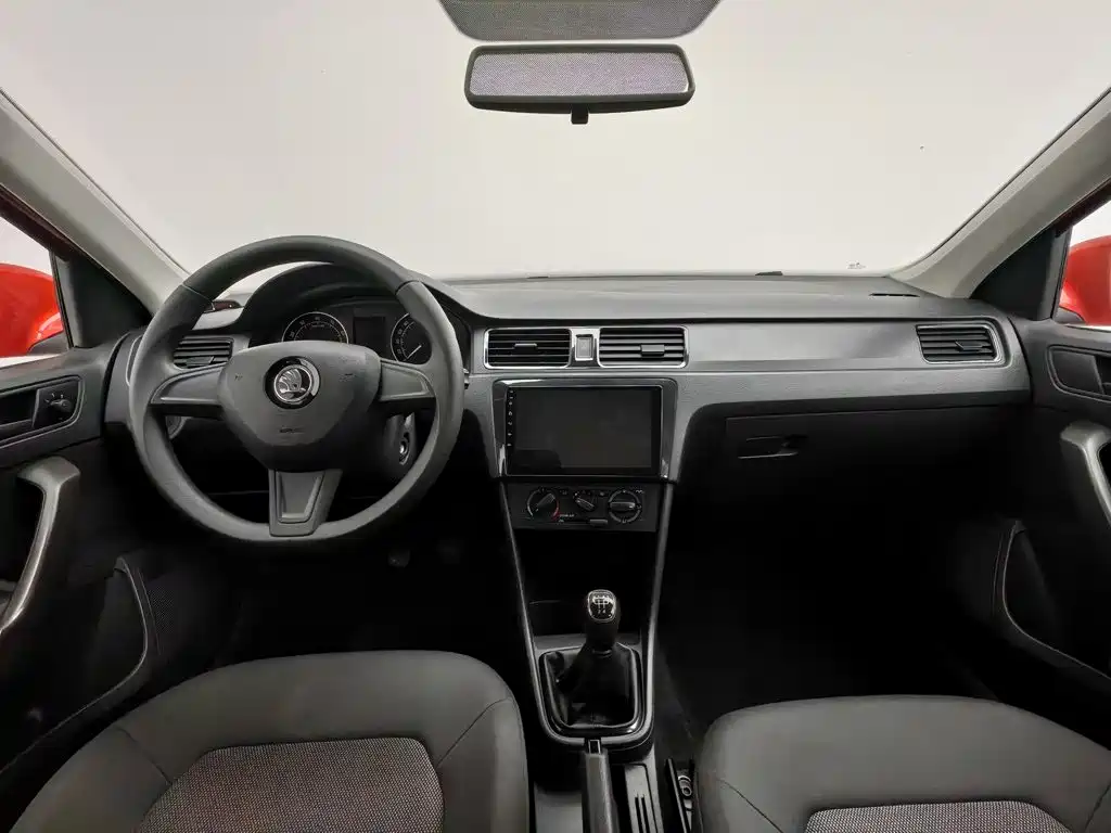 Skoda Rapid Spaceback — миниатюра 5