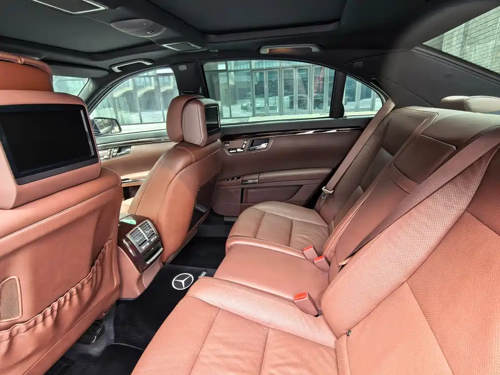 Mercedes-Benz S-Class — миниатюра 13