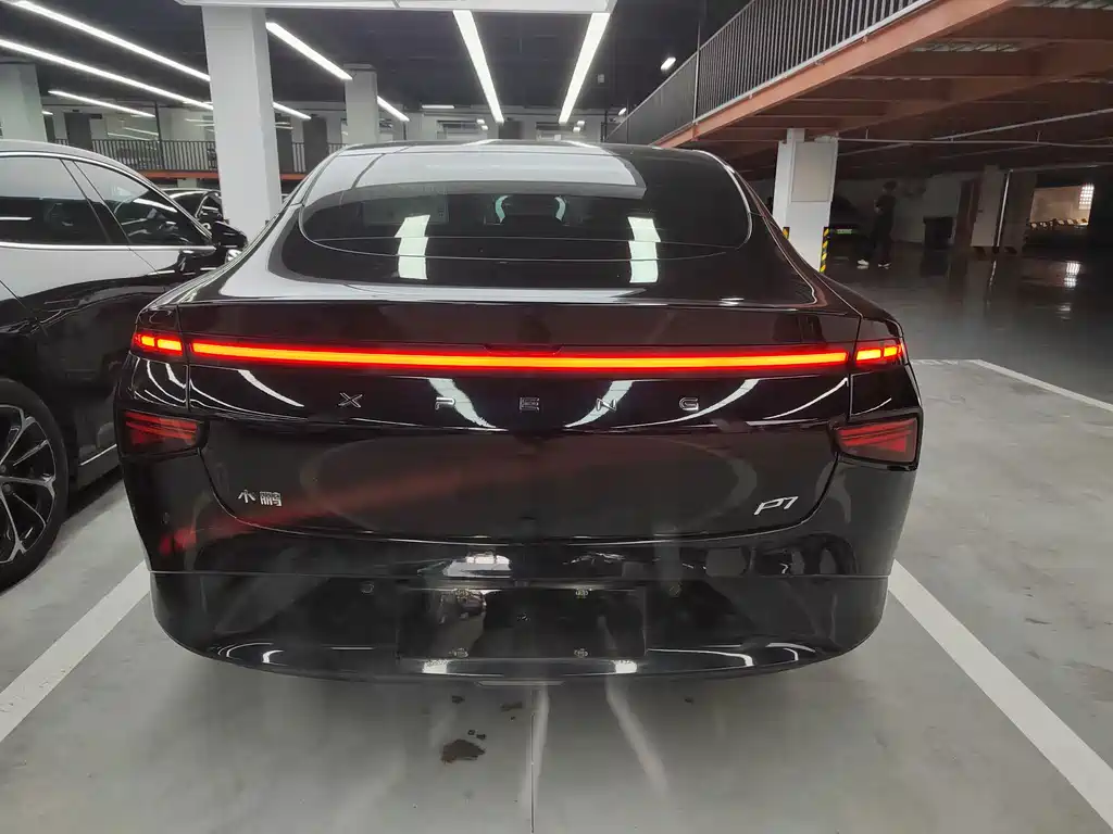 XPeng P7 — миниатюра 16