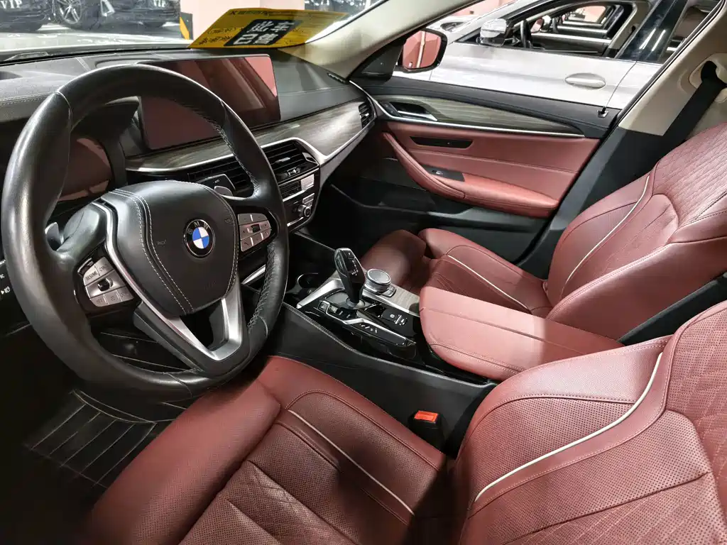 BMW 5 Series — миниатюра 4