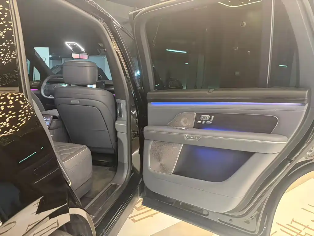 NIO ES8 — миниатюра 11