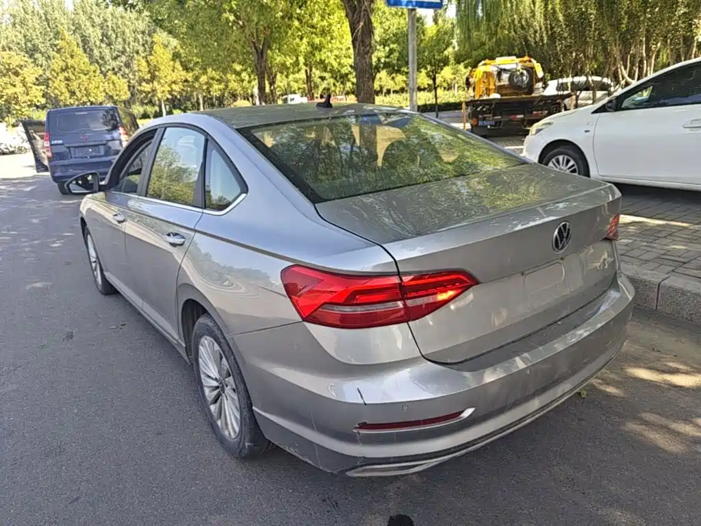 Volkswagen Lavida — миниатюра 5