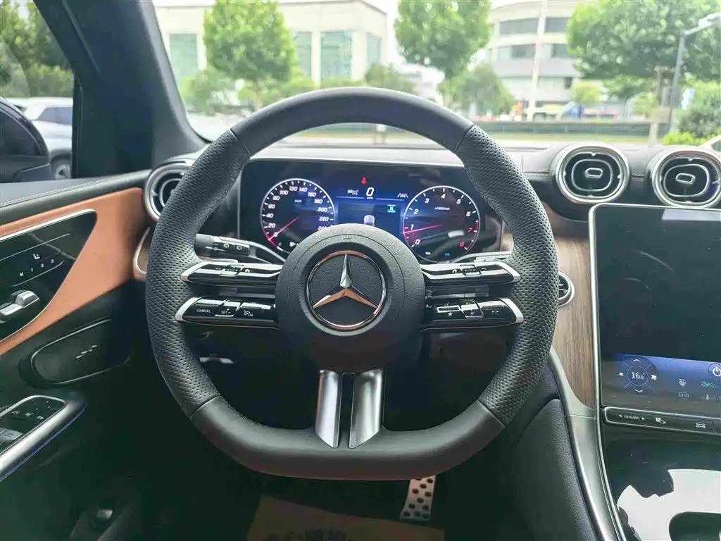 Mercedes-Benz GLC 2025 GLC 300 L 4MATIC 5 мест