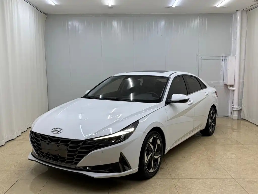 Hyundai Elantra 2022