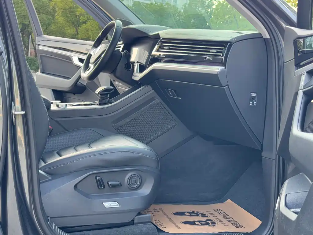 Volkswagen Touareg — миниатюра 9