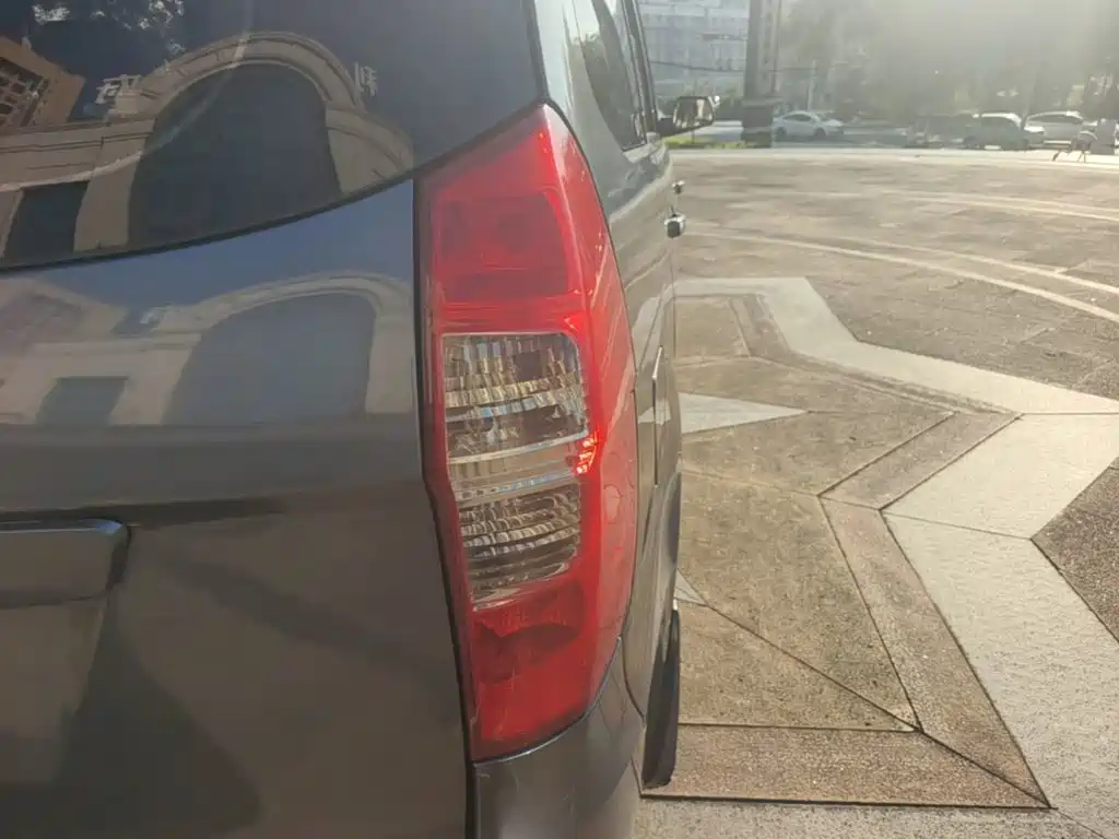 Wuling Hongguang — миниатюра 8
