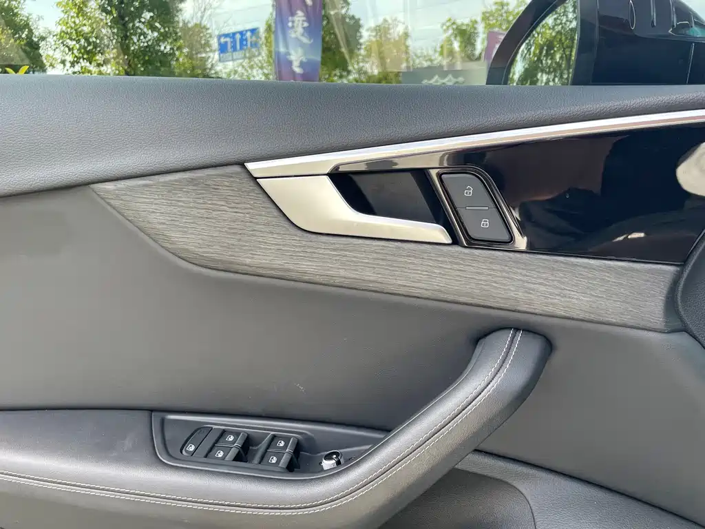 Audi A4L — миниатюра 4