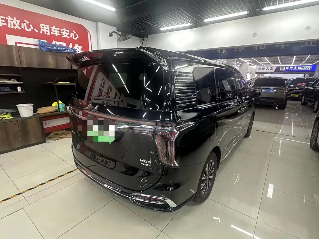 Hongqi Hongqi HQ9 PHEV — миниатюра 3