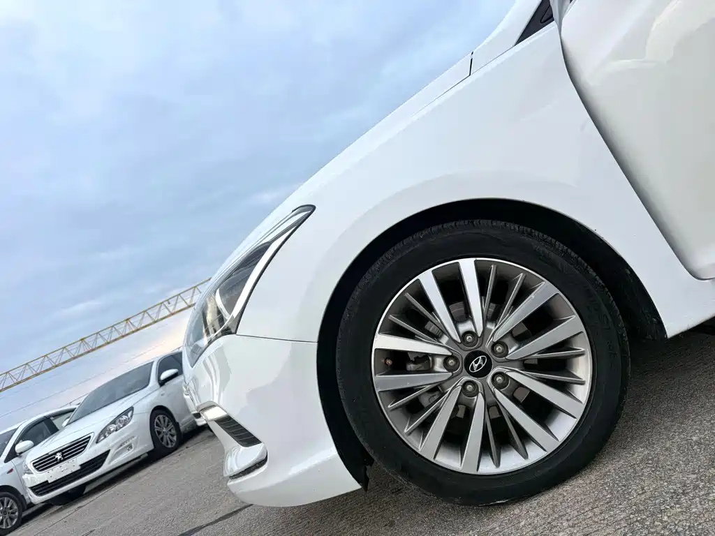 Hyundai Mistra — миниатюра 14