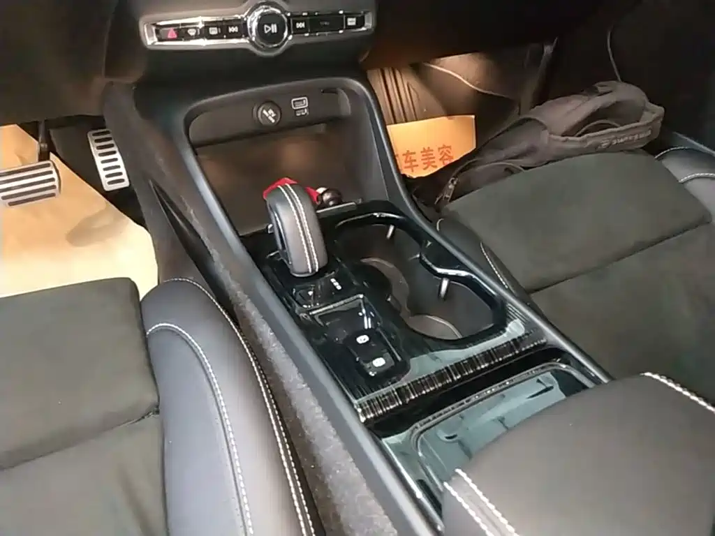 Volvo XC40 — миниатюра 14