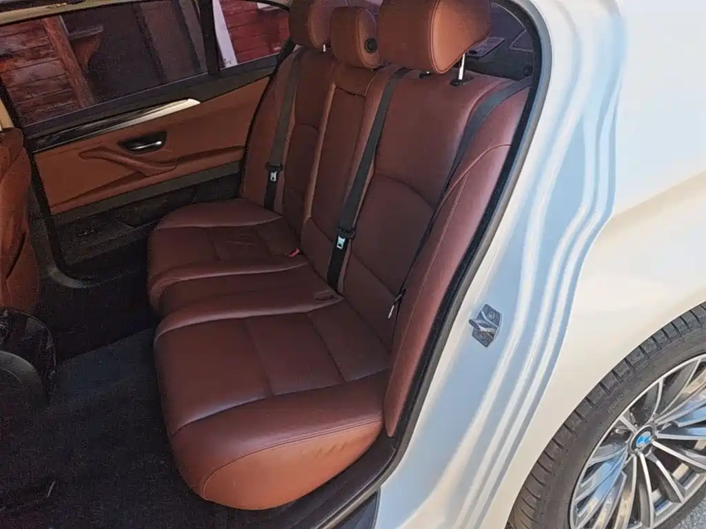 BMW 5 Series — миниатюра 17