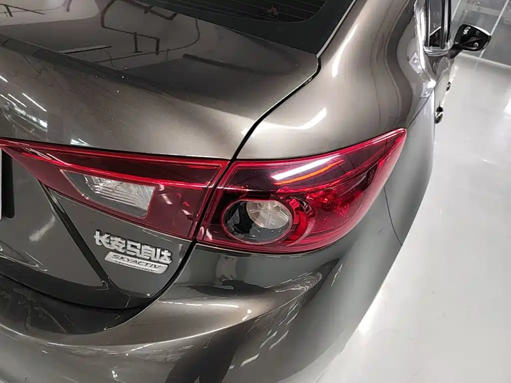 Mazda 3 Axela — миниатюра 8