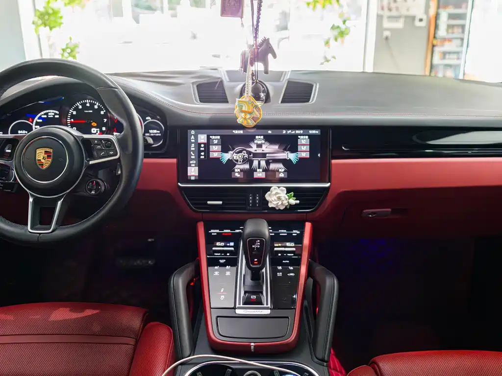 Porsche Cayenne — миниатюра 4