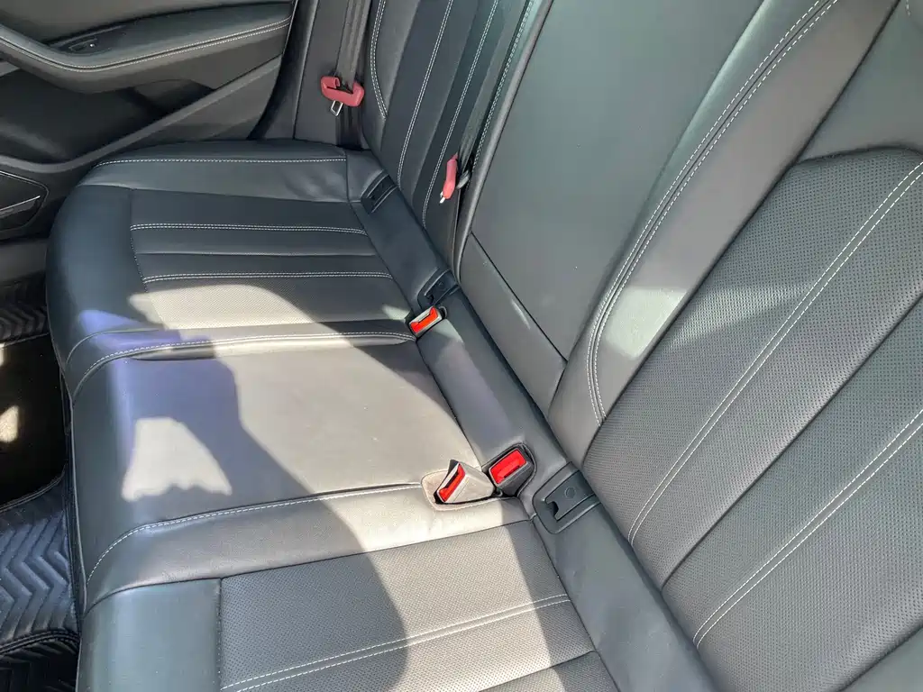 Audi A4L — миниатюра 7