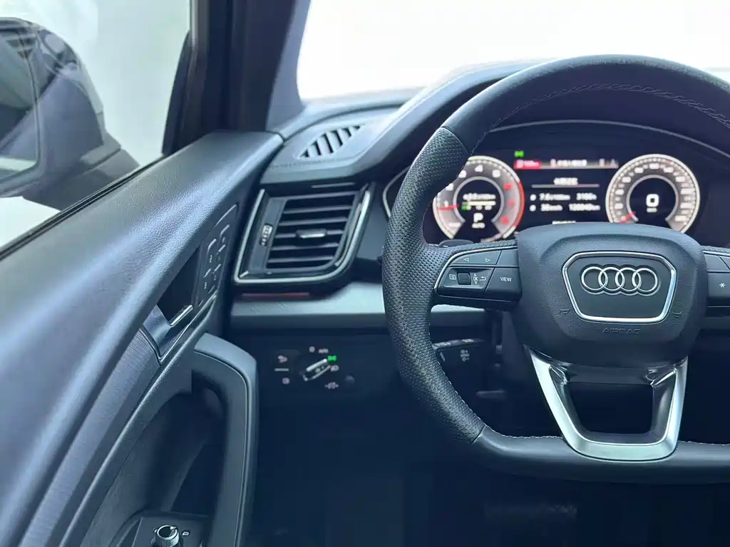 Audi Q5L Sportback — миниатюра 21