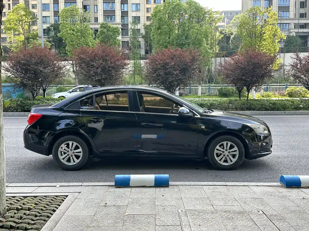 Chevrolet Cruze 2015 1.5L SL MT