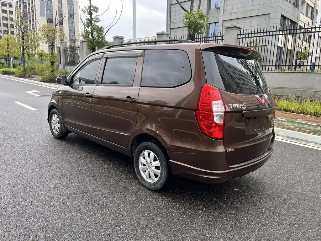 Wuling Hongguang — миниатюра 9