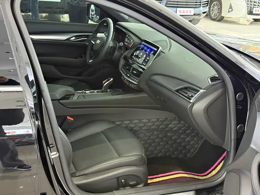 Cadillac CT5 — миниатюра 13