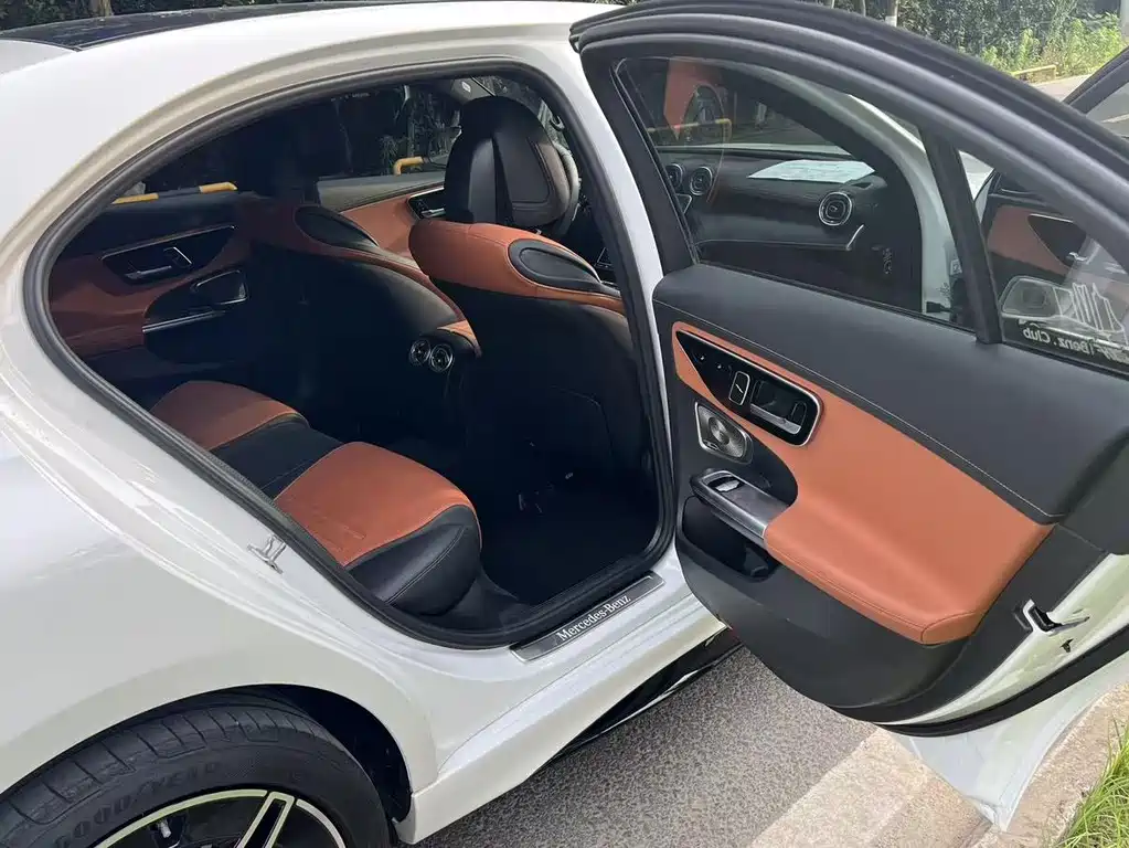 Mercedes-Benz C-Class — миниатюра 8