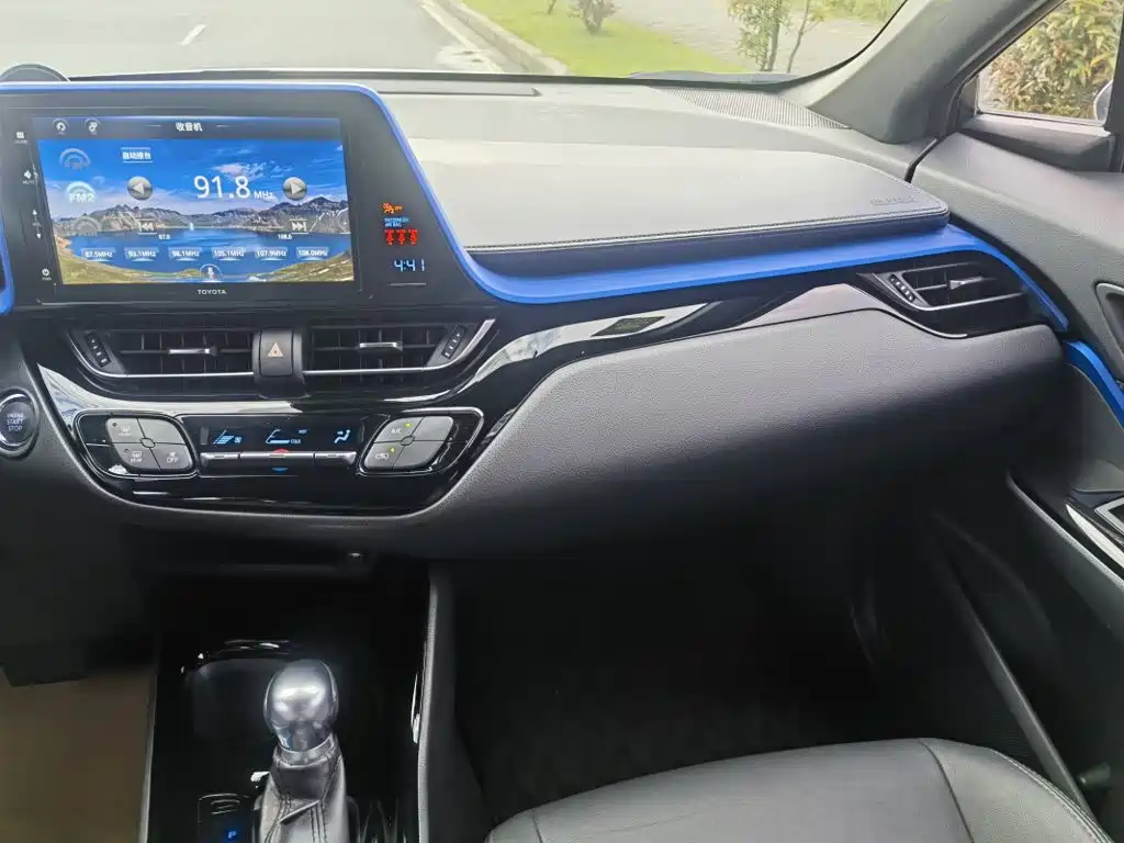 Toyota IZOA — миниатюра 7