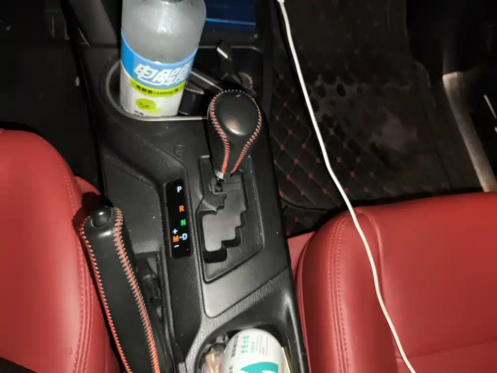 Toyota RAV4 — миниатюра 10