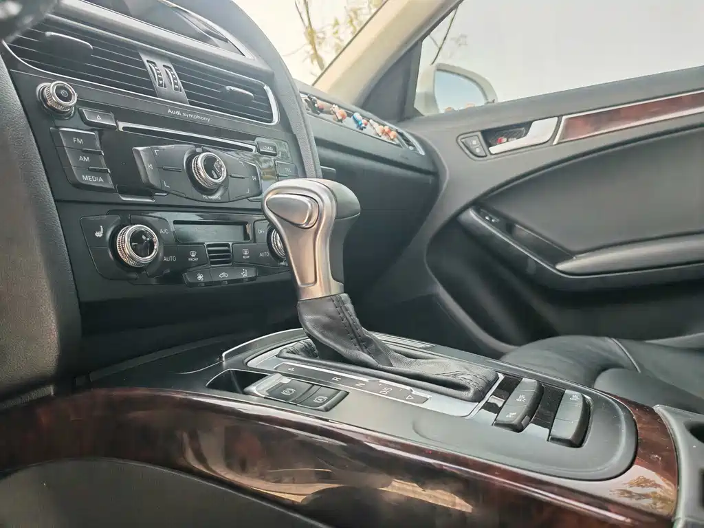 Audi A4L — миниатюра 10