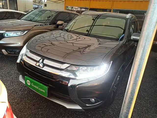 mitsubishi outlander