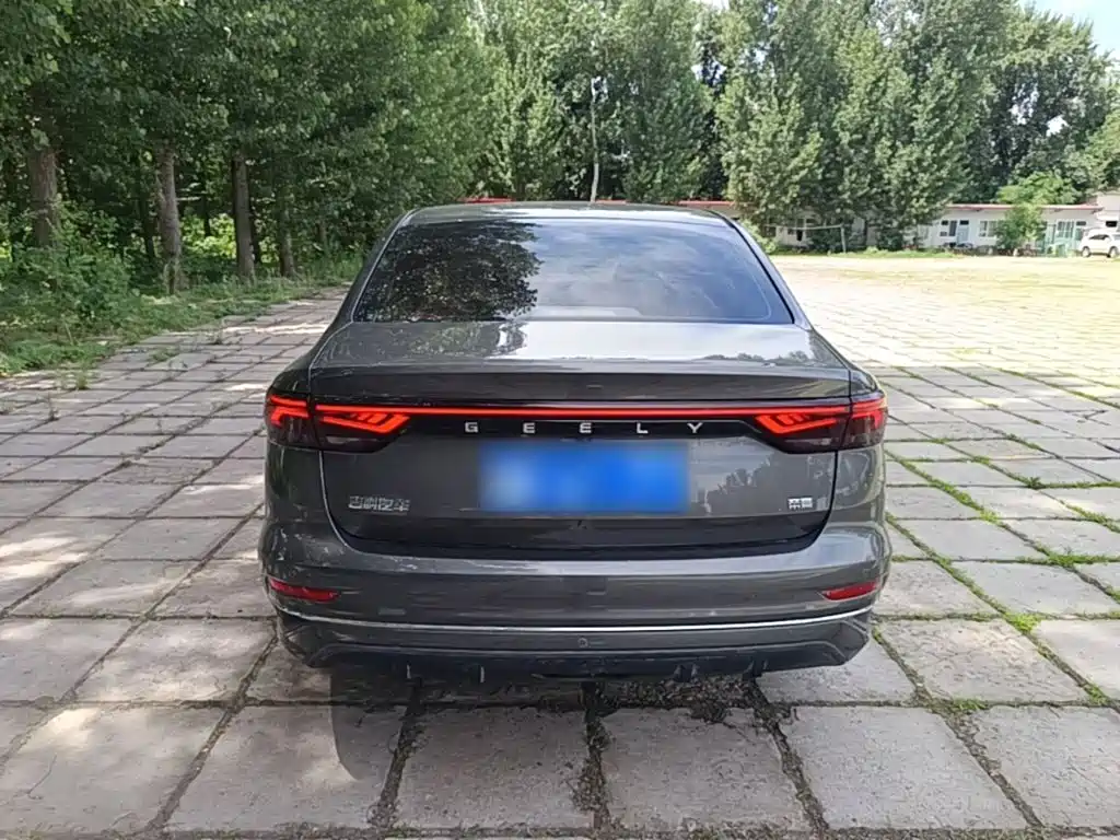 Geely Emgrand 2023 4 Champion 1.5L CVT Luxury