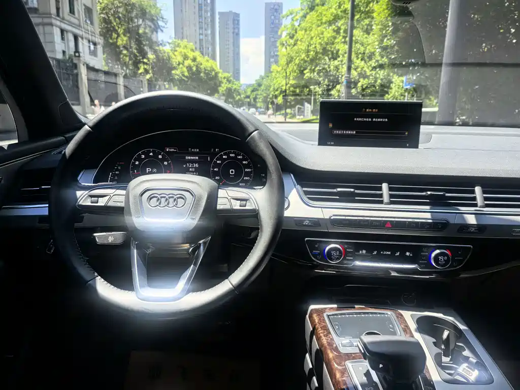 Audi Q7 — миниатюра 7