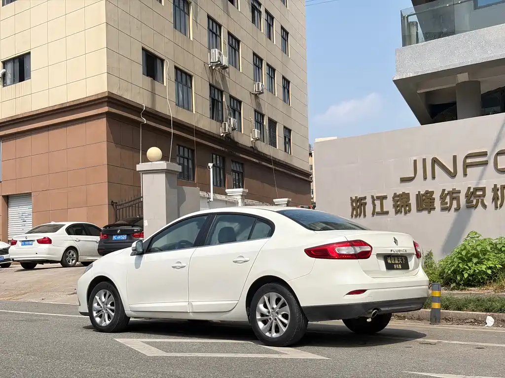 Renault Fluence — миниатюра 8