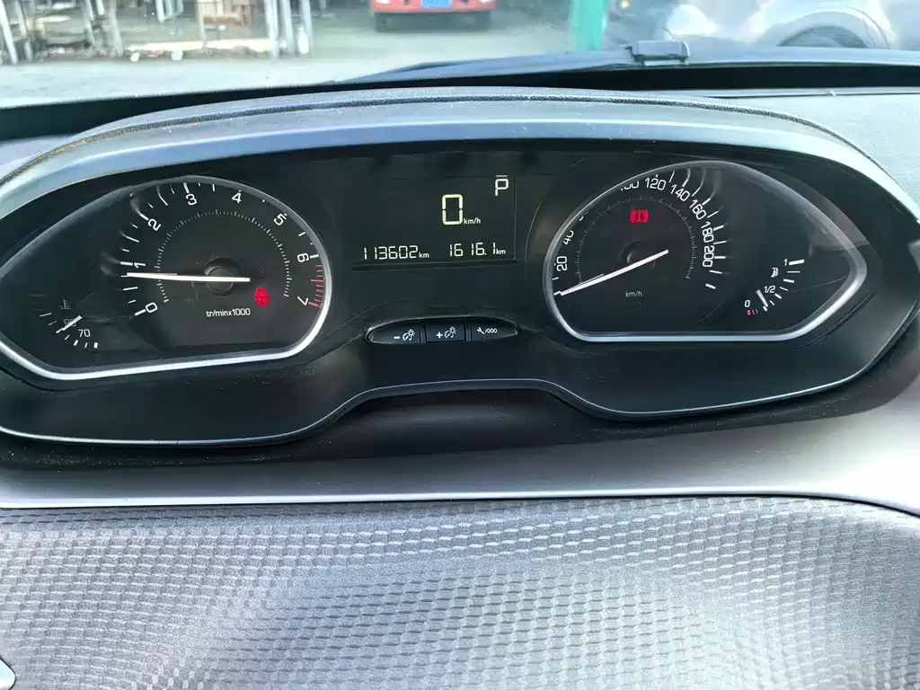 Peugeot 2008 — миниатюра 16