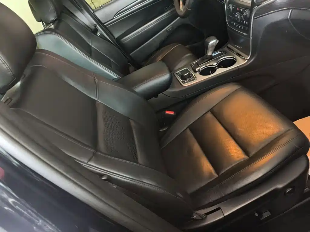 Jeep Grand Cherokee (Import) — миниатюра 25