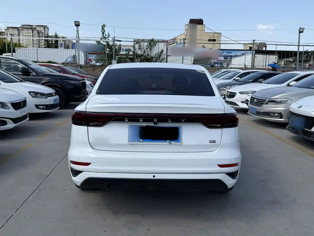 Geely Emgrand — миниатюра 13