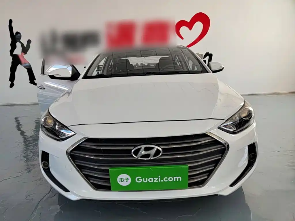 Hyundai Elantra — миниатюра 3