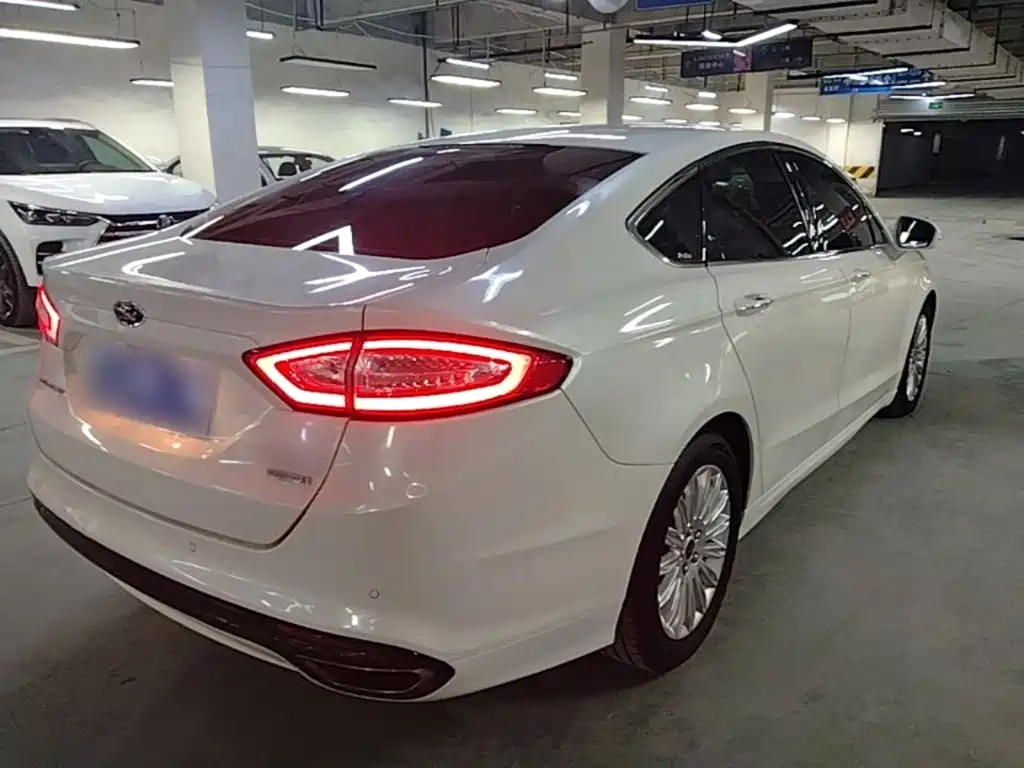 Ford Mondeo — миниатюра 7