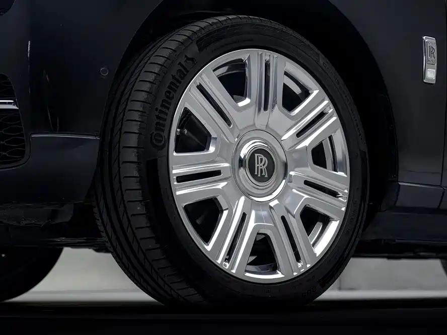 Rolls-Royce Cullinan 2018 мест