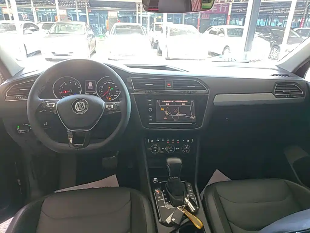 Volkswagen Tiguan L — миниатюра 10