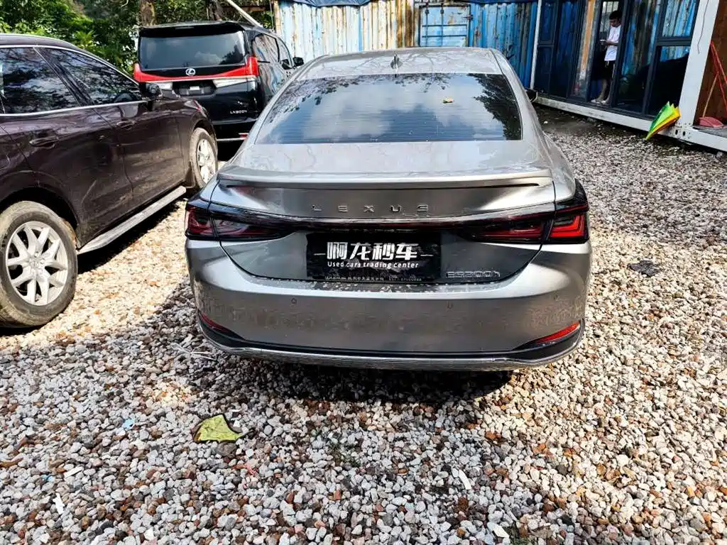 Lexus ES — миниатюра 6