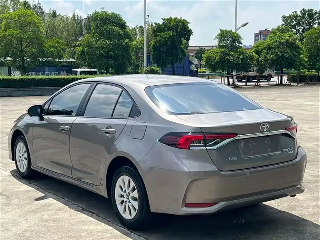 TOYOTA COROLLA