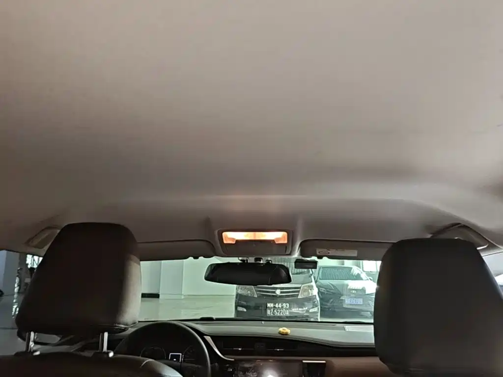 Toyota Corolla Hybrid — миниатюра 18