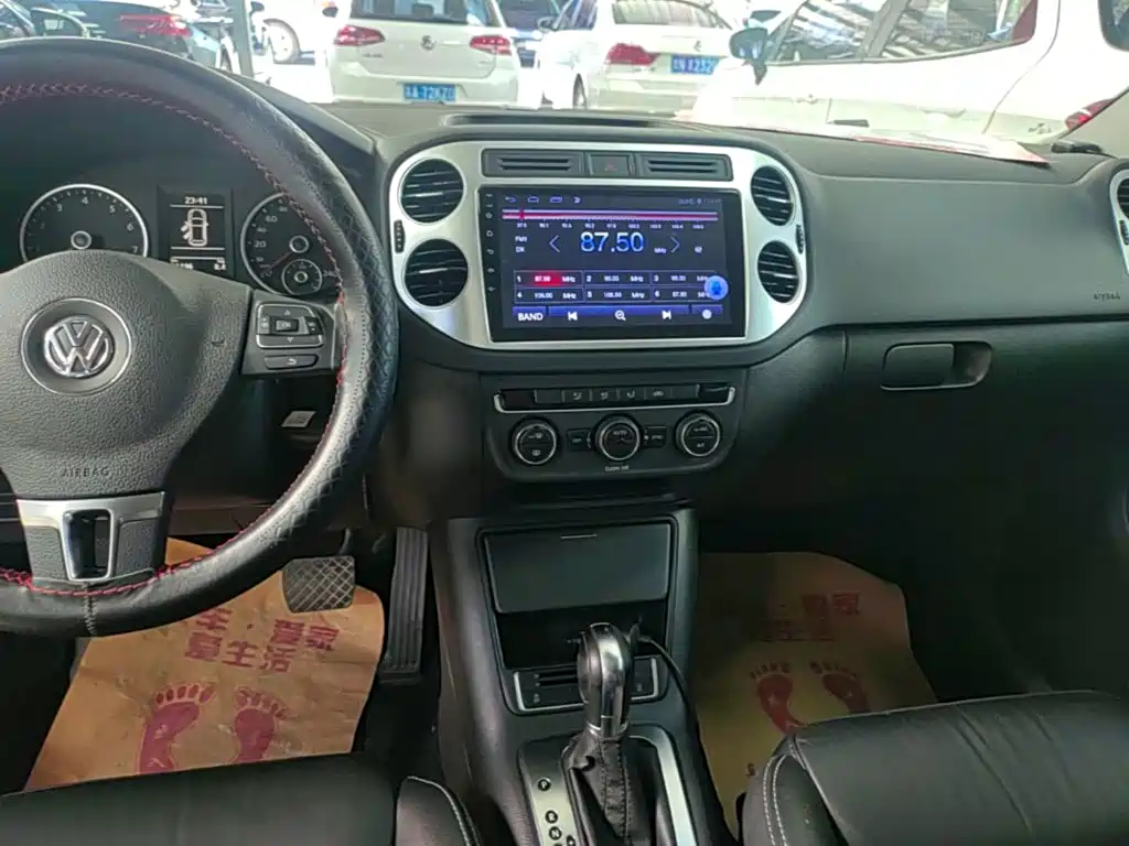 Volkswagen Tiguan — миниатюра 13